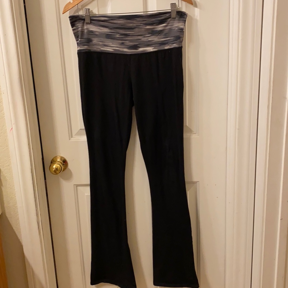 PERFECT YOGA pants! Skinny bootcut. Size medium!